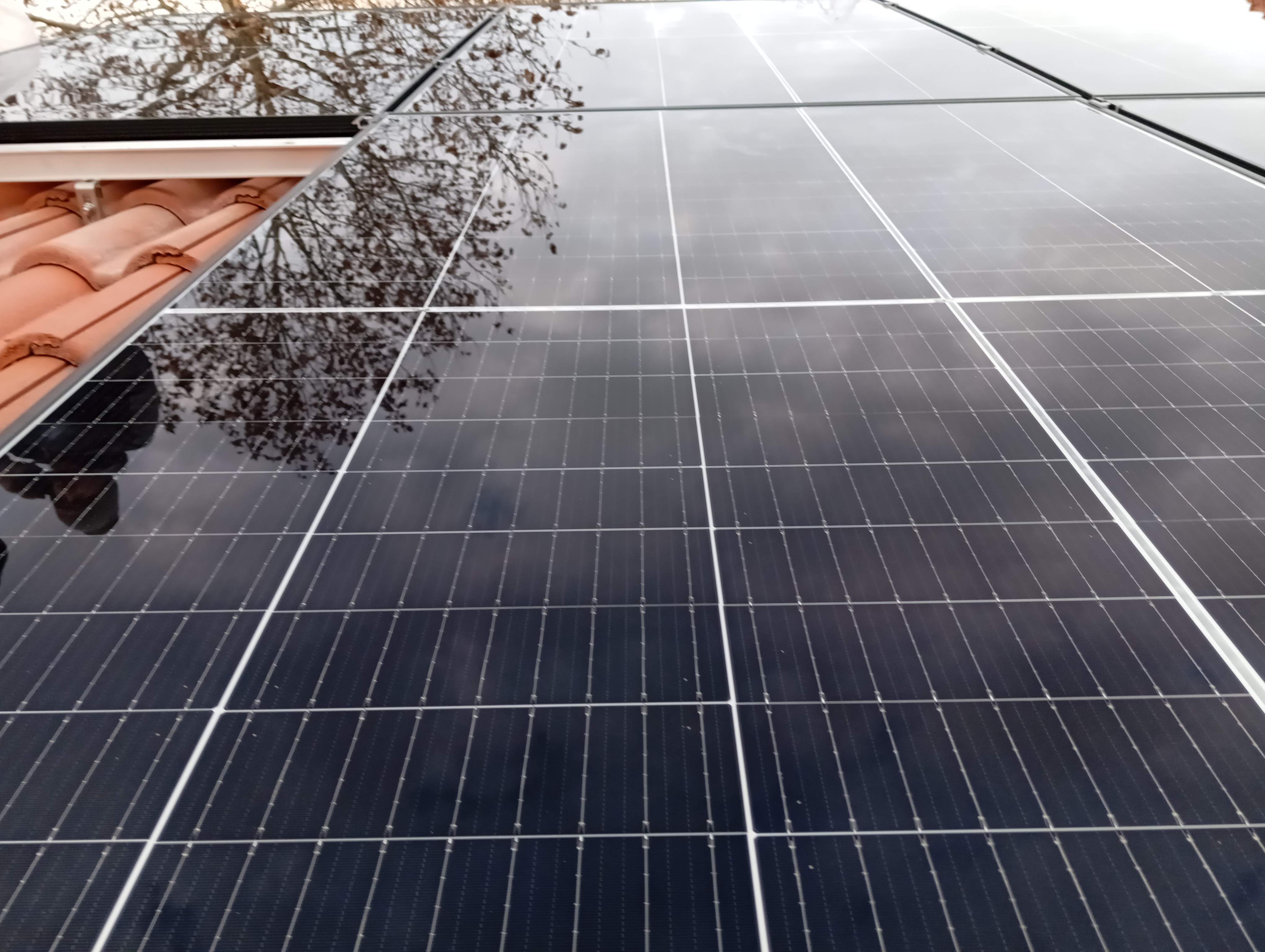 Instalacija 10kW trofaznog On-Grid solarnog sistema 2024 godine Instalacija 10kW trofaznog On-Grid solarnog sistema 2024 godine