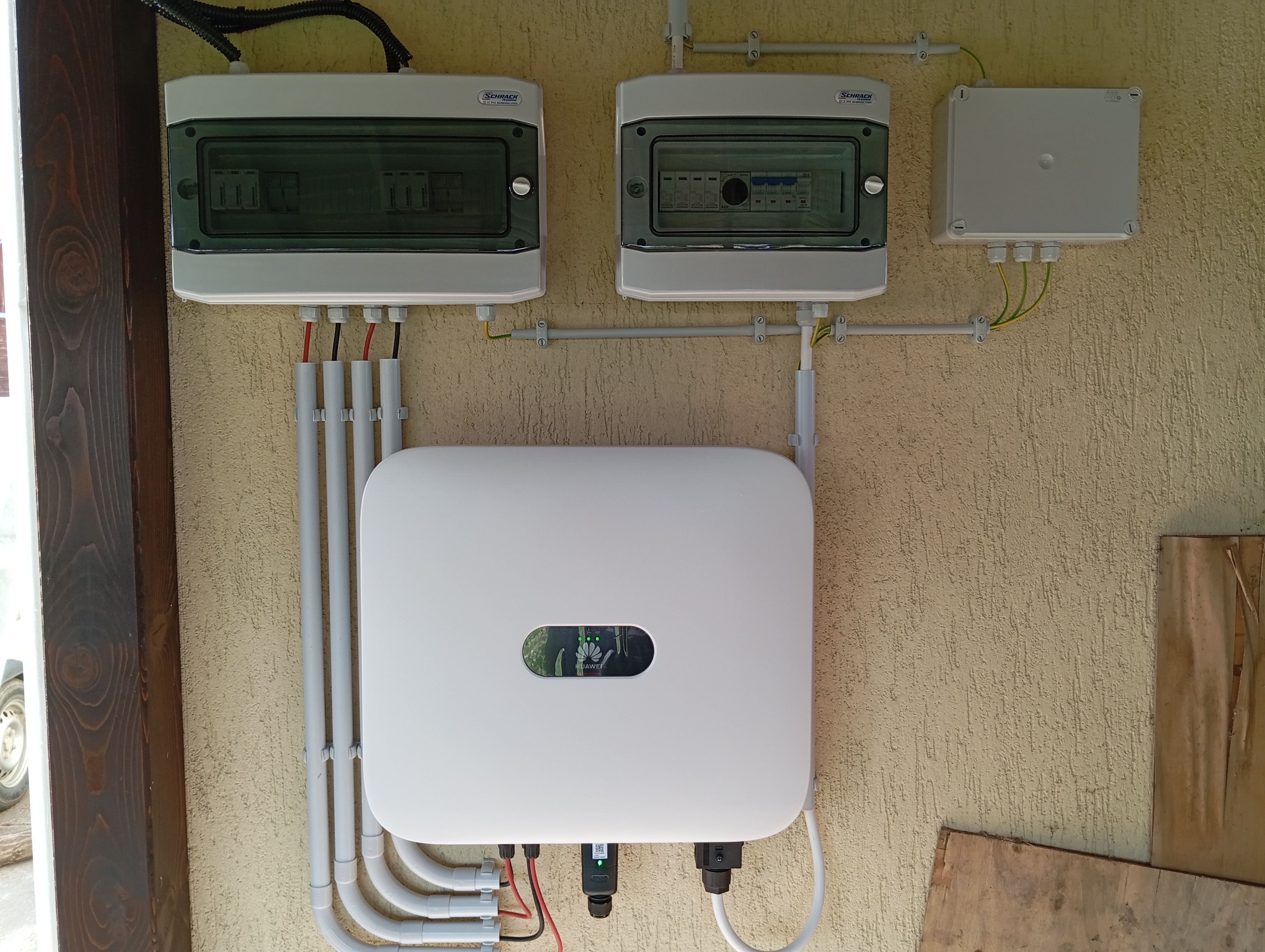 Instalacija 10kW trofaznog On-Grid solarnog sistema 2024 godine Instalacija 10kW trofaznog On-Grid solarnog sistema 2024 godine
