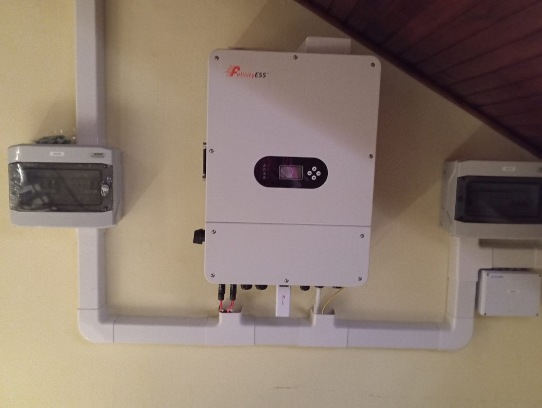 Instalacija 7,2kW trofaznog On-Grid solarnog sistema sa hibridnom pretvaračem