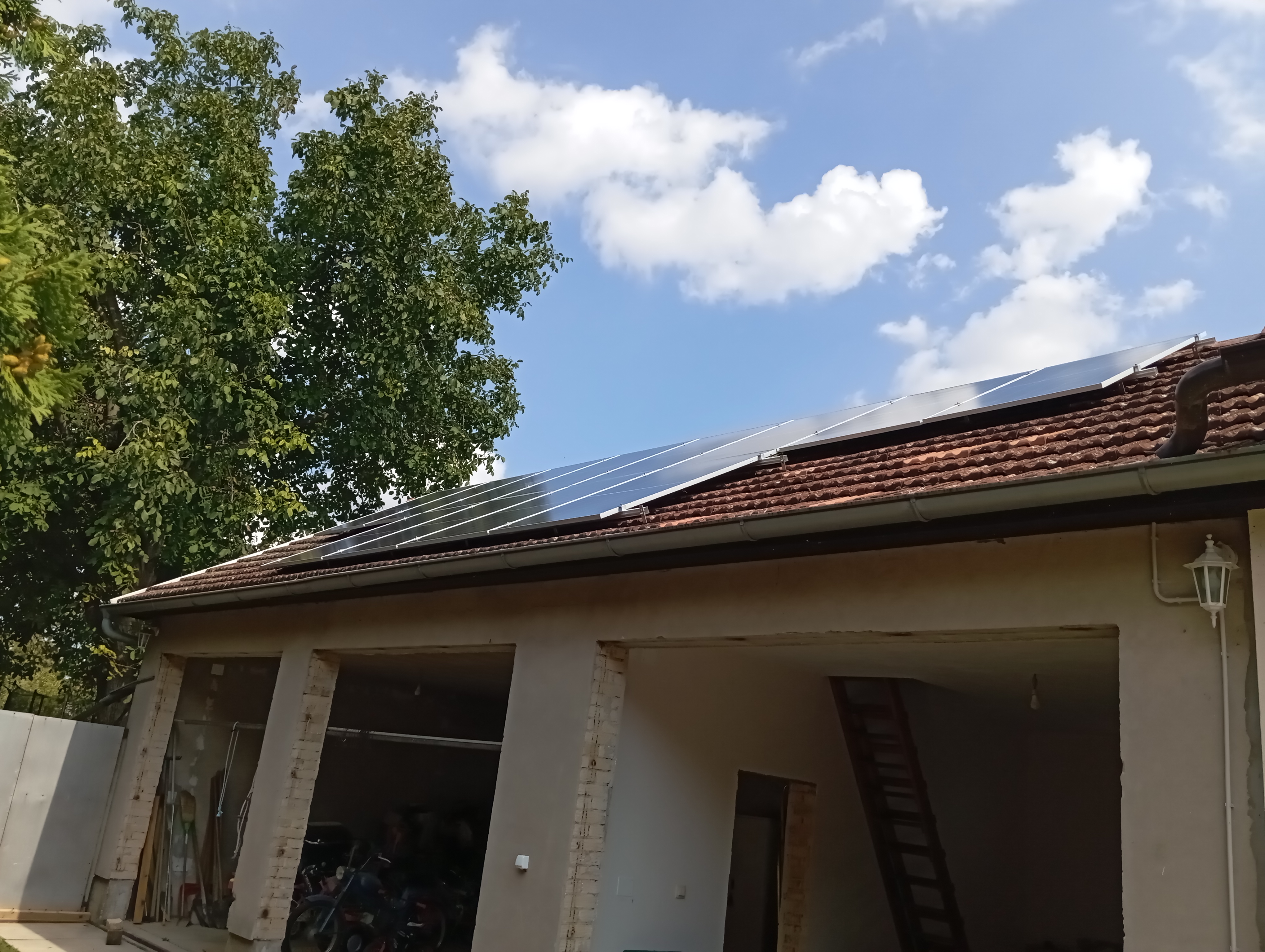 Instalacija 10kW trofaznog On-Grid solarnog sistema 2025 godine Instalacija 10kW trofaznog On-Grid solarnog sistema 2025 godine